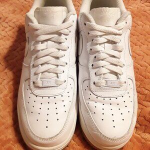 Nike Classic White Air Force 1 Sneakers